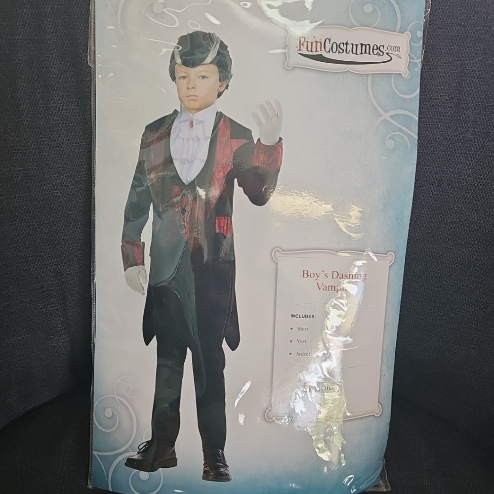 NWT Boys Size Medium Dashing Vampire Halloween Costume Shirt, Vest & Jacket